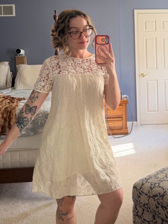 Dresses & Skirts - Lace Ivory Short Sleeve Dress